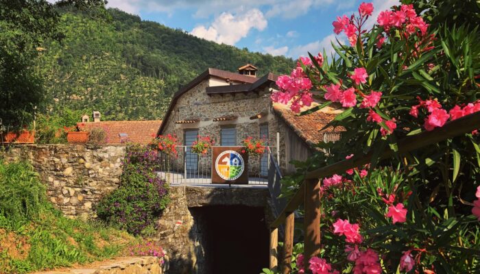 ingresso del borgo e dell'agriturismo